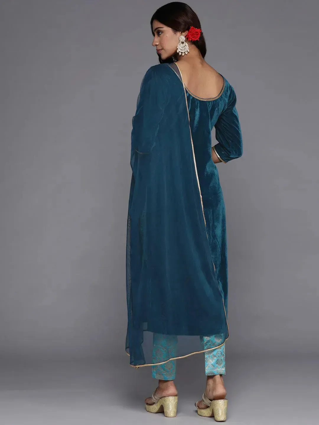 Blue Solid Velvet Straight Kurta With Trousers & Dupatta