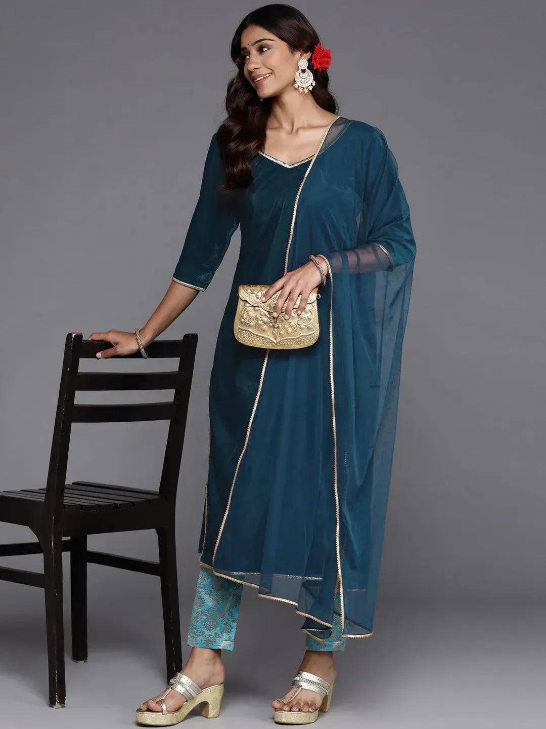 Blue Solid Velvet Straight Kurta With Trousers & Dupatta