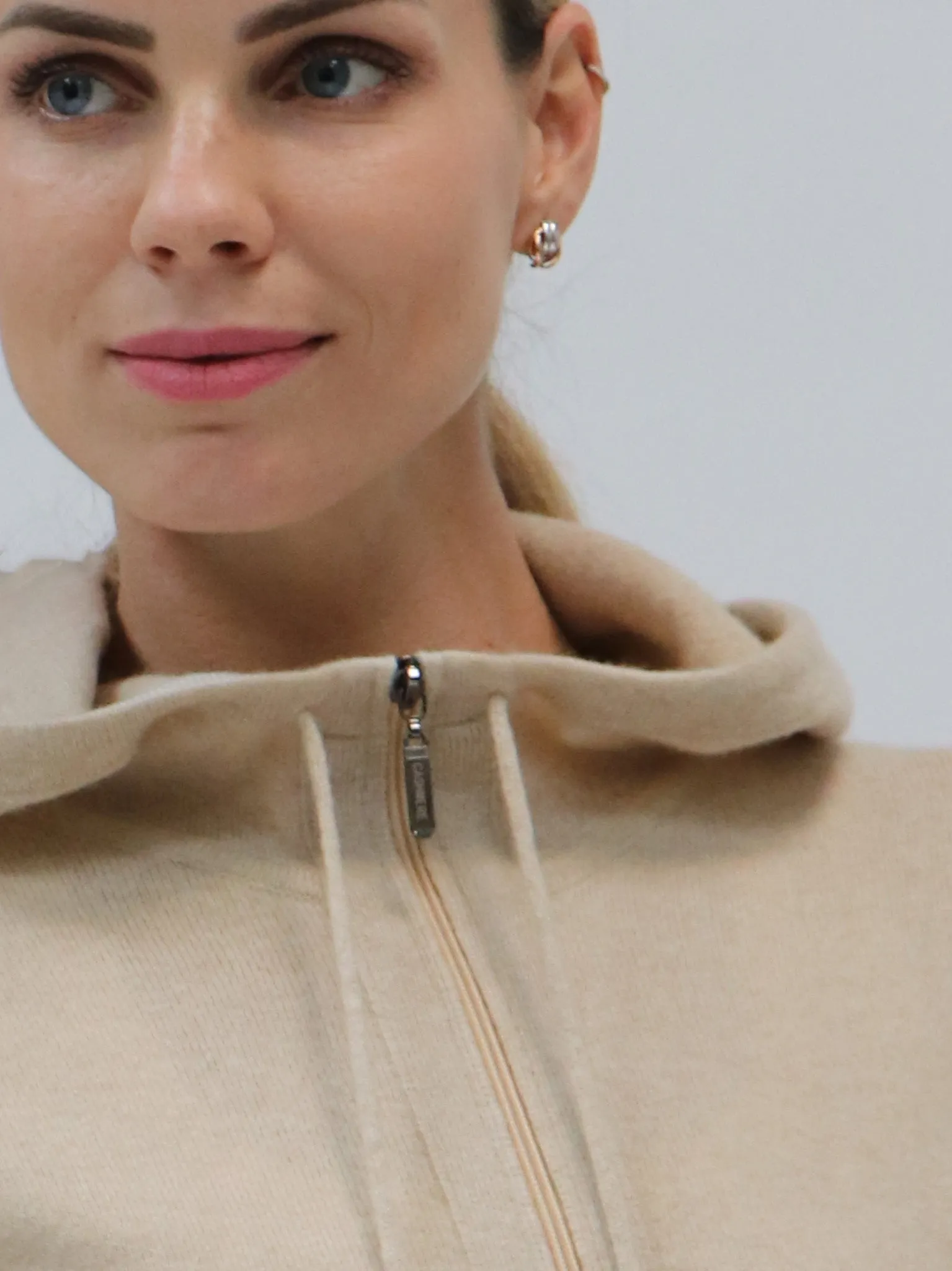 SOPHIE ZIP-UP HOODIE